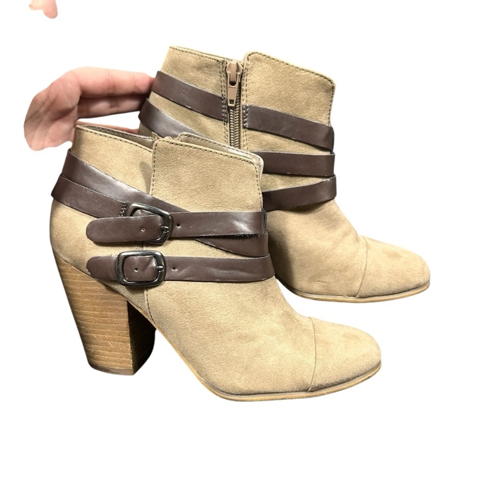 Carlos Women's Tan Ankle Boots with Brown Straps Size 8 - Picture 2 of 9